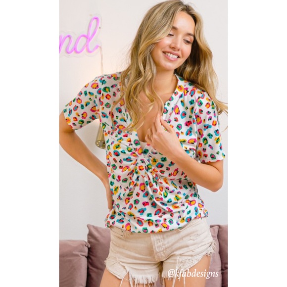 LAST! V Neck Shirred Front Multi Color Leopard Print Top! - Picture 7 of 14